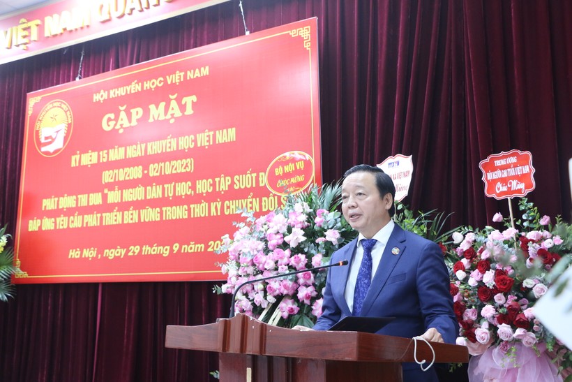 Phó Thủ tướng Trần Hồng Hà phát biểu tại buổi gặp mặt 15 năm Ngày Khuyến học Việt Nam. 