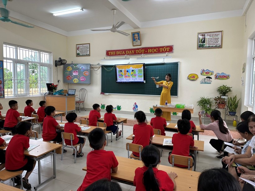 Tiết dạy môn Tự nhiên – Xã hội lớp 2 của cô giáo Trần Hương Giang, Trường Tiểu học Hải Đông (Hải Hậu, Nam Định). 