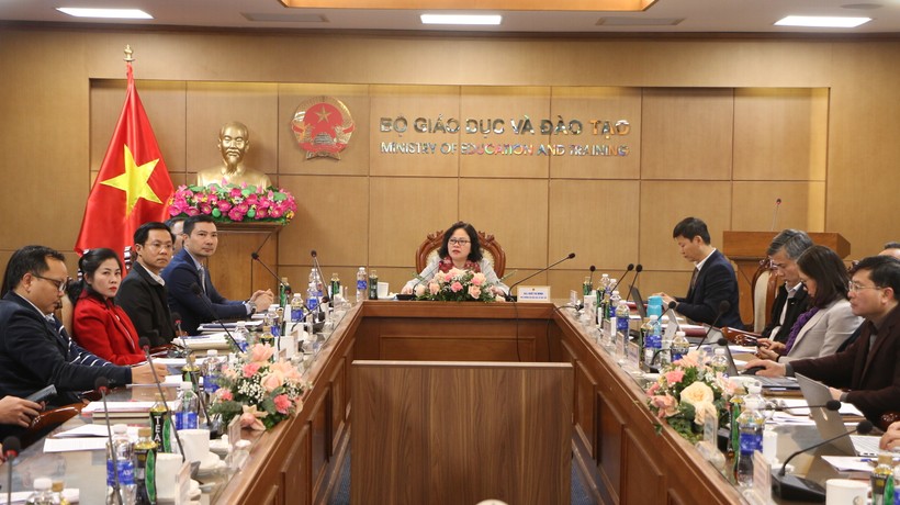Thứ trưởng Bộ GD&ĐT Ngô Thị Minh chủ trì hội nghị sơ kết 3 năm thực hiện Chương trình kết nối nguồn lực xã hội xây dựng trường học an toàn, thân thiện giai đoạn 2021-2025.