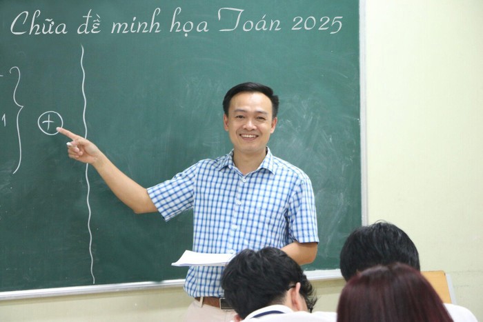 Thầy Trần Mạnh Tùng - giáo viên Toán tại Hà Nội.