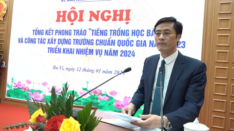 Ông Phùng Ngọc Oanh - Trưởng Phòng GD&ĐT Ba Vì phát biểu tại hội nghị.