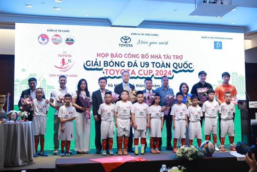 Lễ công bố nhà tài trợ giải bóng đá U9 toàn quốc 2024 diễn ra sáng 4/4 tại Hà Nội. 