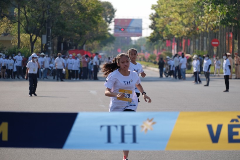 Học sinh, sinh viên tỉnh Quảng Nam tham gia Giải chạy S-Race 2022. 
