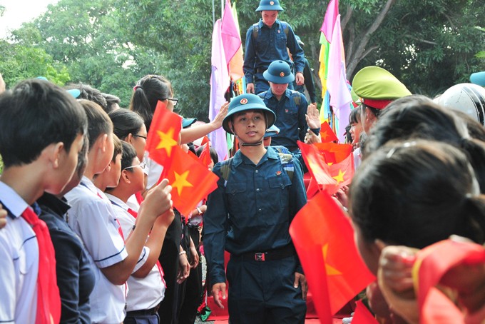 Thanh niên Khánh Hòa hăng hái lên đường nhận nhiệm vụ