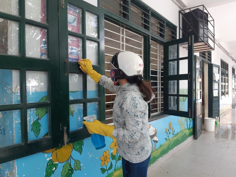 Nha Trang: Trường học tranh thủ vệ sinh để phòng chống dịch virus corona