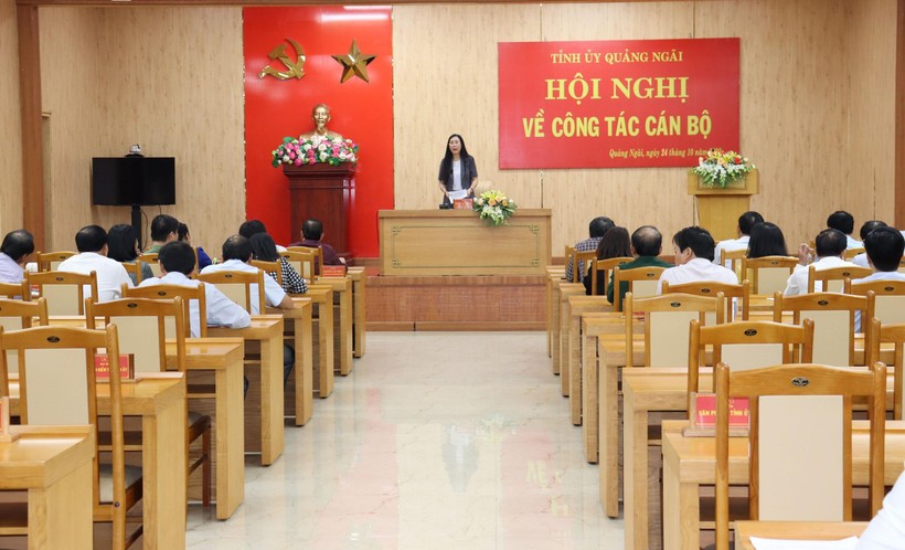 Bà Bùi Thị Quỳnh Vân - Bí thư Tỉnh ủy Quảng Ngãi chủ trì Hội nghị xem xét, thi hành kỷ luật đảng viên vi phạm.