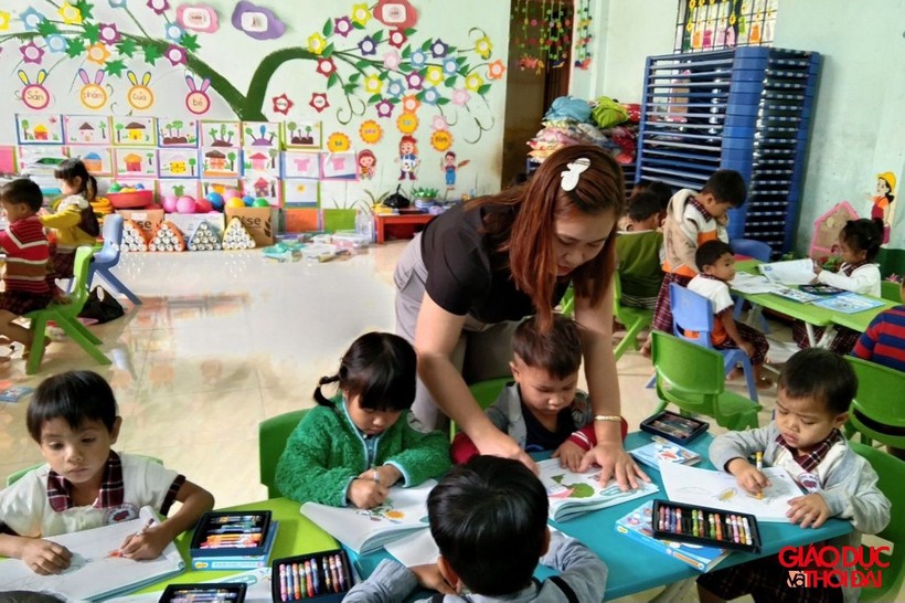 Các huyện miền núi Quảng Ngãi luôn trong tình trạng thiếu giáo viên đặc biệt là giáo viên Mầm non và Tiểu học.