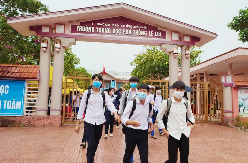 Các thí sinh dự thi Tốt nghiệp THPT đợt 1 tại điểm thi Trường THPT Lê Lợi (TP Đông Hà, tỉnh Quảng Trị).