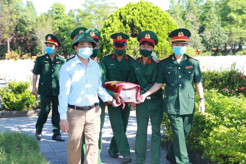 10 hài cốt liệt sĩ được tìm thấy lần này đều được an táng tại Nghĩa trang Liệt sĩ huyện Cam Lộ