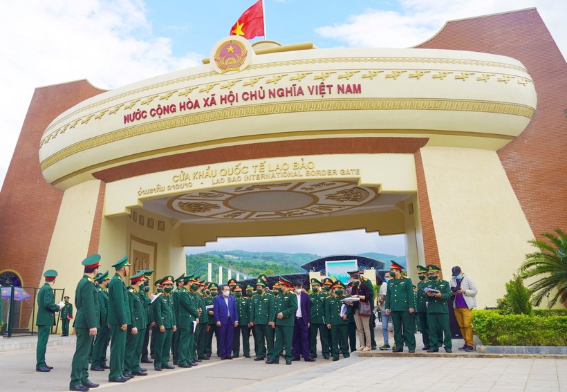 Quảng Trị là tỉnh được Bộ Quốc phòng giao nhiệm vụ tổ chức thực hiện chương trình giao lưu hữu nghị quốc phòng biên giới Việt Nam - Lào.