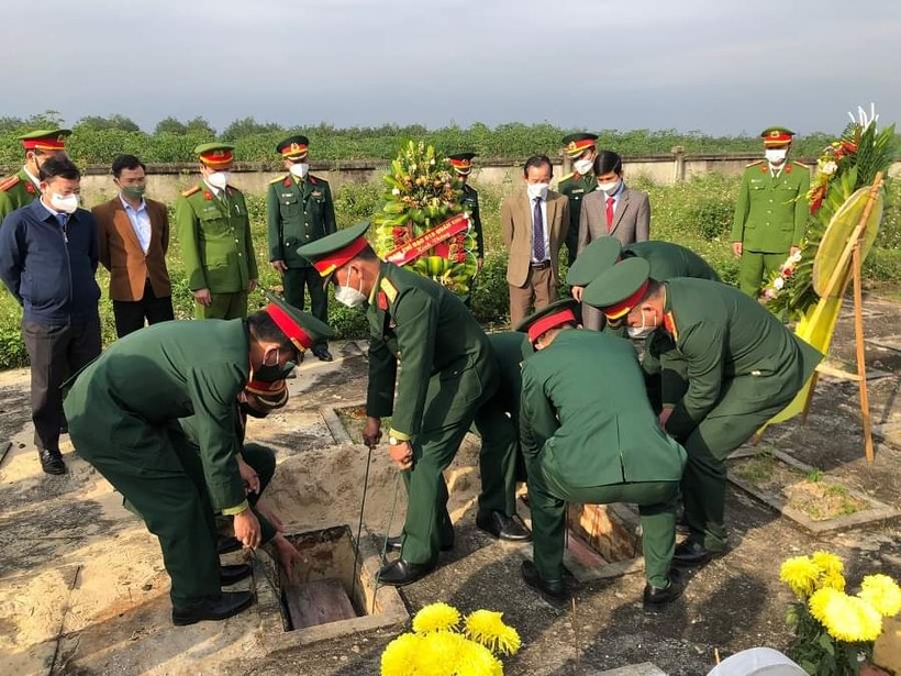 2 hài cốt liệt sĩ được an táng tại Nghĩa trang liệt sĩ huyện Gio Linh  (ảnh: KQ)