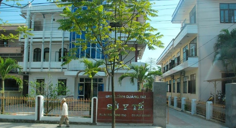 Sở Y tế tỉnh Quảng Trị cùng Trung tâm Kiểm soát dịch bệnh tỉnh Quảng Trị đã mua nhiều gói kit test Covid-19 Việt Á từ Công ty cổ phần thiết bị y tế và dược phẩm Thừa Thiên Huế