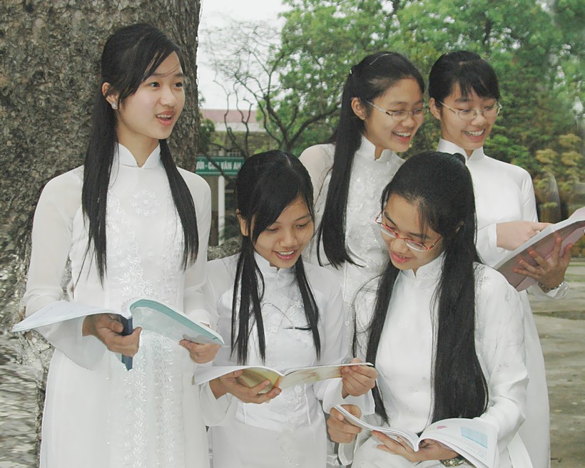 Mọi thế hệ học sinh Việt Nam luôn học tập, nghiên cứu và tự hào về lịch sử dân tộc