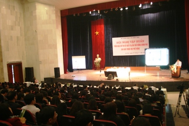 Toàn cảnh hội nghị trực tuyến tại Hà Nội