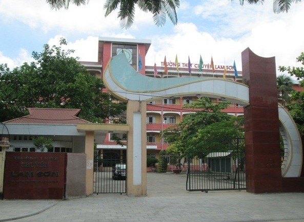 Trường THPT chuyên Lam Sơn, đóng tại phường Ba Đình, thành phố Thanh Hoá.