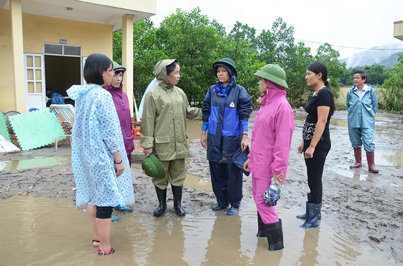 Khắc phục hậu quả thiệt hại do mưa lũ tại phân hiệu Khe Sím, Trường Mầm non Dương Huy (thôn Khe Sím, xã Dương Huy, TP Cẩm Phả)