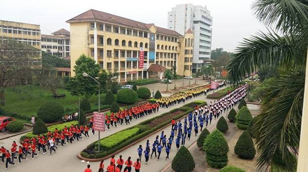 Hơn 3.000 sinh viên ĐH Sư phạm Thái Nguyên thi chạy đều