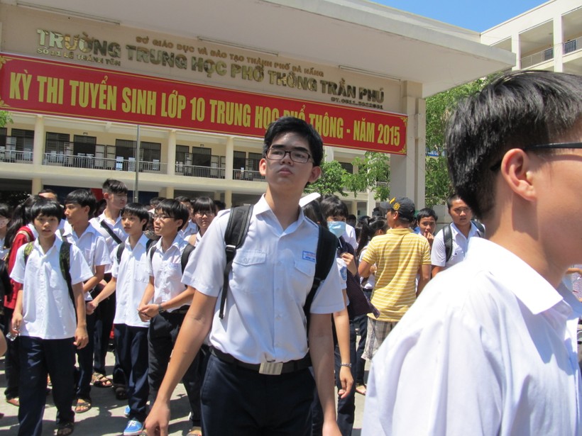 HS thi vào lớp 10 năm học 2015 – 2016 tại HĐT trường THPT Trần Phú.
