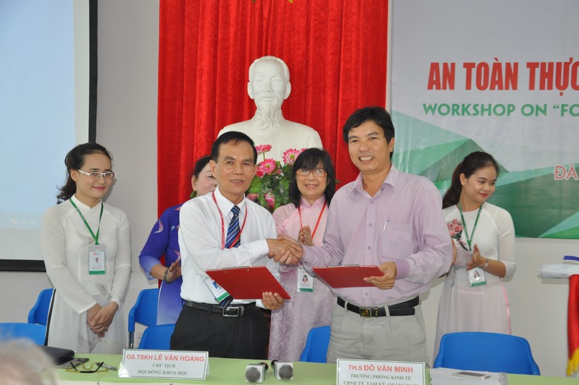 Trường ĐH Đông Á chuyển giao công nghệ, ký kết hợp tác với các doanh nghiệp thuộc lĩnh vực chế biến và bảo quản thực phẩm tại miền Trung.

