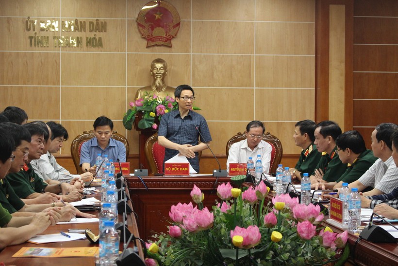 Phó Thủ Tướng Vũ Đức Đam kiểm tra công tác phòng, chống bão số 3 tại Thanh Hóa. Ảnh: Nguyễn Quỳnh

