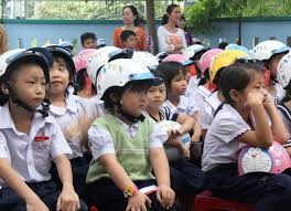 Học sinh ở Đồng Nai và Bình Phước được nhận mũ bảo hiểm đạt chuẩn từ Honda Việt Nam