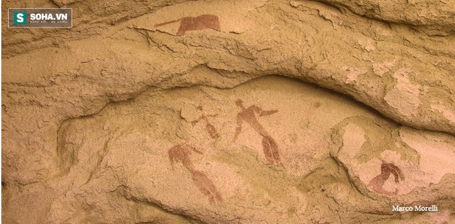 Phát hiện bức tranh 5.000 năm tuổi cực kỳ lạ ở sa mạc Sahara