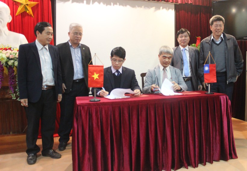 Trường Đại học Hà Tĩnh và Trường Đại học Khoa học kỹ thuật Vân Lâm đã ký thỏa thuận hợp tác chương trình đào tạo 2+2 chuyên ngành Tài chính-Ngân hàng.