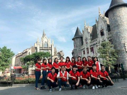 Sinh viên khoa Du lịch, trường Đại học Thành Đô thực tập tại Công ty Cổ phần dịch vụ cáp treo Bà Nà