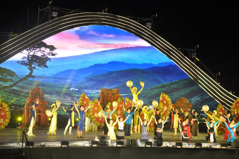 Festival di sản Quảng Nam lần thứ VI – năm 2017 diễn ra từ ngày 9-14/6 đã để lại nhiều ấn tượng trong lòng người dân và du khách trong nước và nước ngoài.

