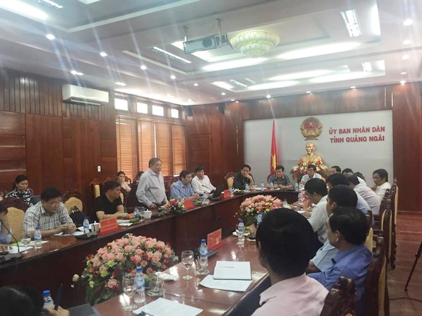 Thứ trưởng Bộ GD&ĐT Bùi Văn Ga làm việc với UBND tỉnh Quảng Ngãi về công tác chuẩn bị kỳ thi THPT quốc gia 2017.