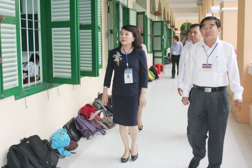 Đoàn công tác đến thăm Hội đồng thi THPT Nguyễn Đình Chiểu, TP Mỹ Tho, Tiền Giang.