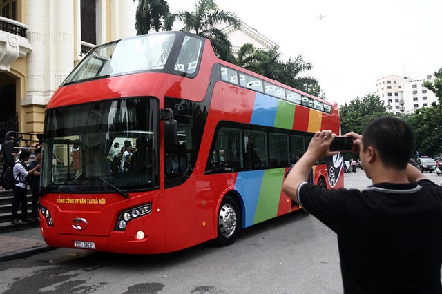 Xe bus hai tầng tại Hà Nội được sản xuất ở đâu?  