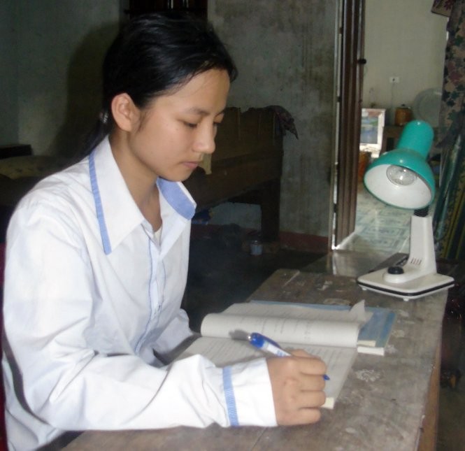  Nữ sinh Trần Thị Nhật Anh lớp 12A1 trường THPT Nam Yên Thành, huyện Yên Thành (Nghệ An) 