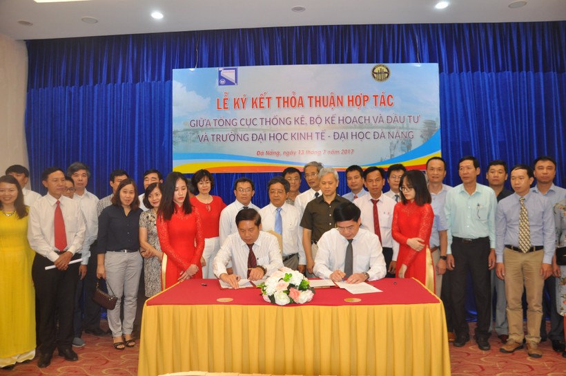 Trường ĐH Kinh tế (ĐH Đà Nẵng), Tổng cục Thống kê (Bộ Kế hoạch và Đầu tư) ký kết thỏa thuận hợp tác 