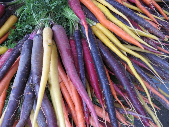 Những loại rau củ “rực rỡ sắc màu” khiến nhiều người không tin chúng có thật 