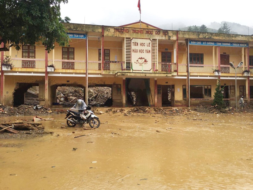 Trường Tiểu học và THCS thị trấn Mù Cang Chải thiệt hại nặng nề sau lũ 