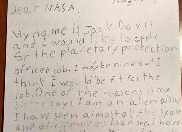 Ngộ nghĩnh cậu bé 9 tuổi viết thư xin việc ở NASA  