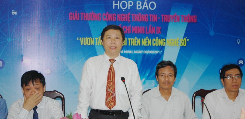 PGS.TS Dương Anh Đức – Giám đốc Sở Thông tin truyền thông TP.HCM thông tin về giải thưởng thưởng

