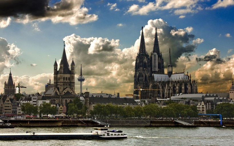 Kiến trúc mỹ lệ bên dòng Rhine