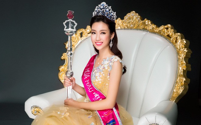 Việc Đỗ Mỹ Linh thi Miss Worl 2017 đánh dấu sự trở lại một đấu trường nhan sắc quốc tế lớn của đương kim Hoa hậu Việt Nam sau 11 năm vắng bóng.