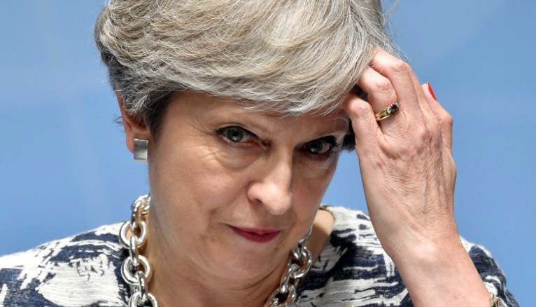 Gánh nặng Brexit  trên vai bà Theresa May