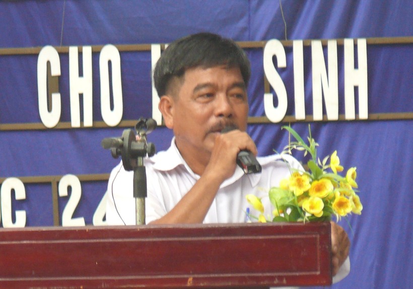 Thầy Trần Quốc Hải - Hiệu trưởng Trường PTDT Hữu Nhem.