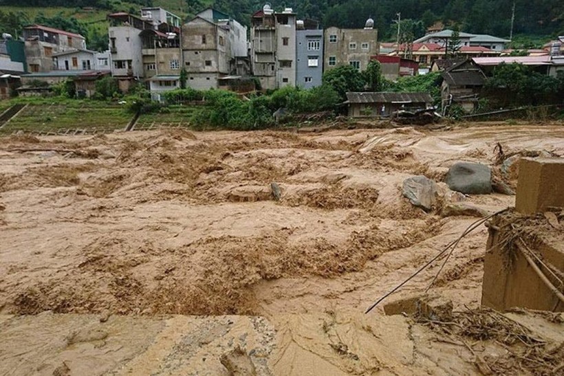 Lũ quét khủng khiếp ở Yên Bái: 6 người mất tích, 300 ngôi nhà ngập đến nóc