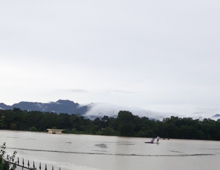 Mưa lớn gây ngập lụt tại nhiều thôn, xã của huyện Thường Xuân, Thanh Hóa. Ảnh: Nguyễn Quỳnh

