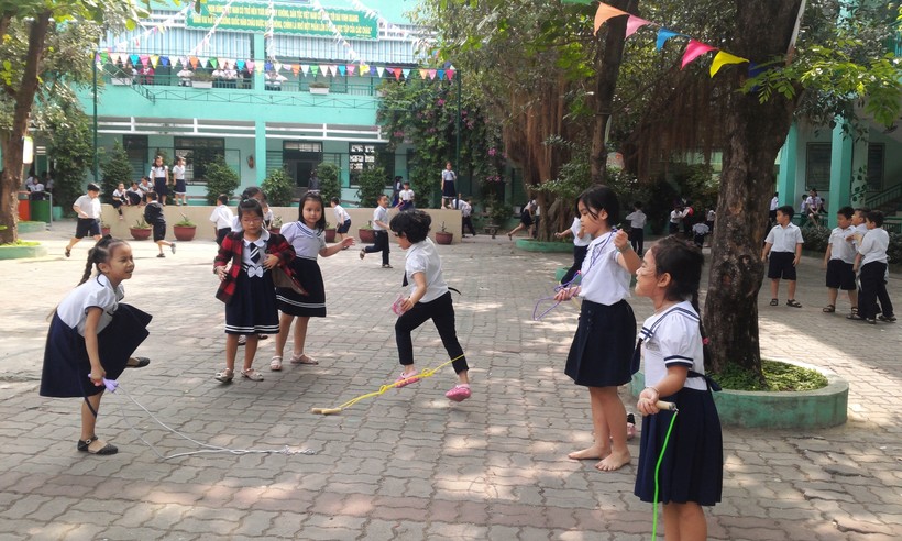 Để đảm bảo 100% HS được học 2 buổi/ngày, trường Tiểu học Núi Thành (Q. Hải Châu) phải điều tiết HS khối 1 sang học tại trường Tiểu học Phan Đăng Lưu.