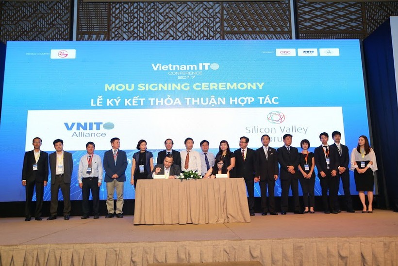 Lễ ký kết thoả thuận hợp tác giữa liên minh các DN xuất khẩu phần mềm Việt Nam (VNITO Alliance) với Silicon Valley Forum (SVF), USA.