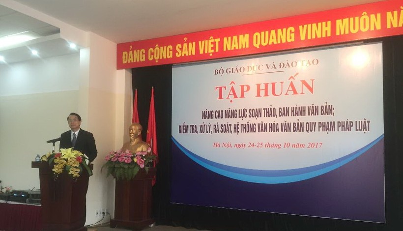 Thứ trưởng Bộ GD&ĐT Phạm Mạnh Hùng phát biểu khai mạc chương trình tập huấn.