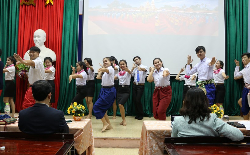 26 sinh viên Trường Đại học Nakhon Phanom hoàn thành chương trình thực tập tại Trường Đại học Hà Tĩnh
