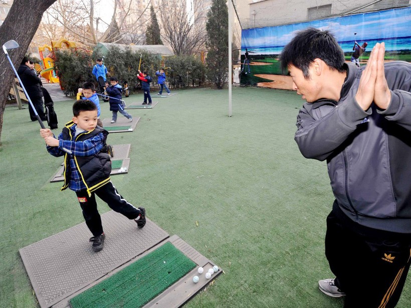 Golf - môn học bắt buộc ở nhiều trường Trung Quốc  