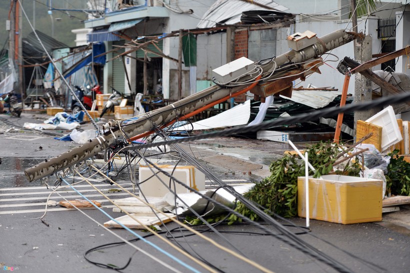Ảnh hưởng do bão số 12 tại Nha Trang, Bình Định, Gia Lai